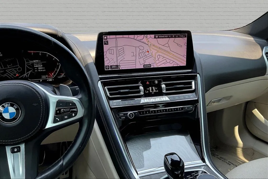 BMW 8 Series photo 9