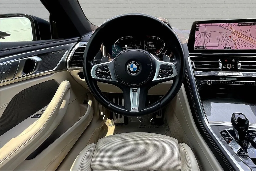 BMW 8 Series photo 8