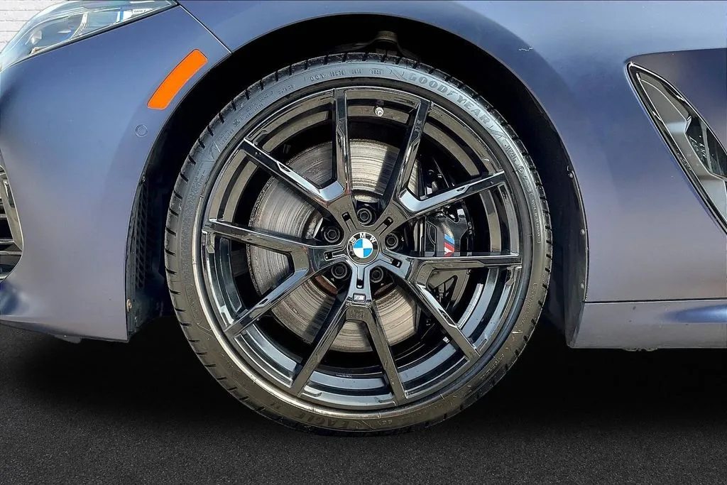 BMW 8 Series photo 28