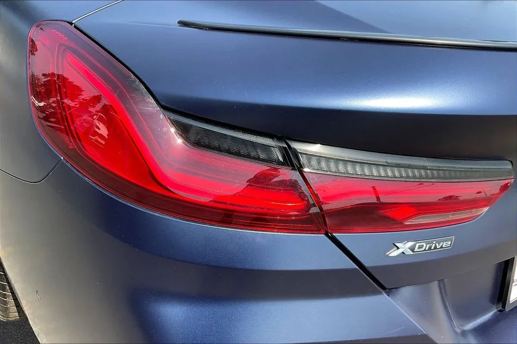 BMW 8 Series photo 20