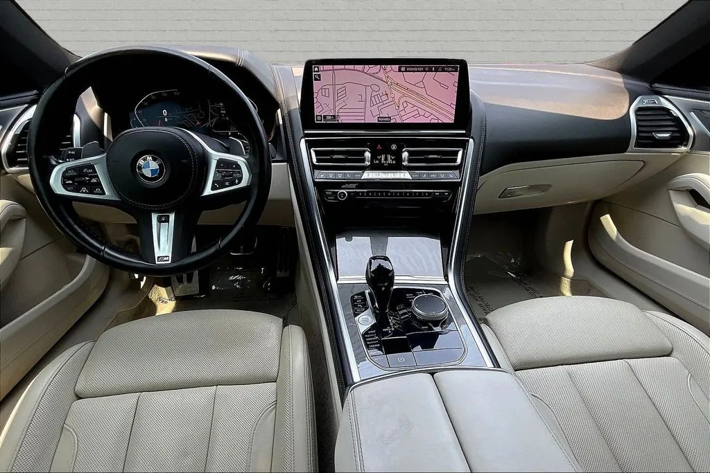 BMW 8 Series photo 7