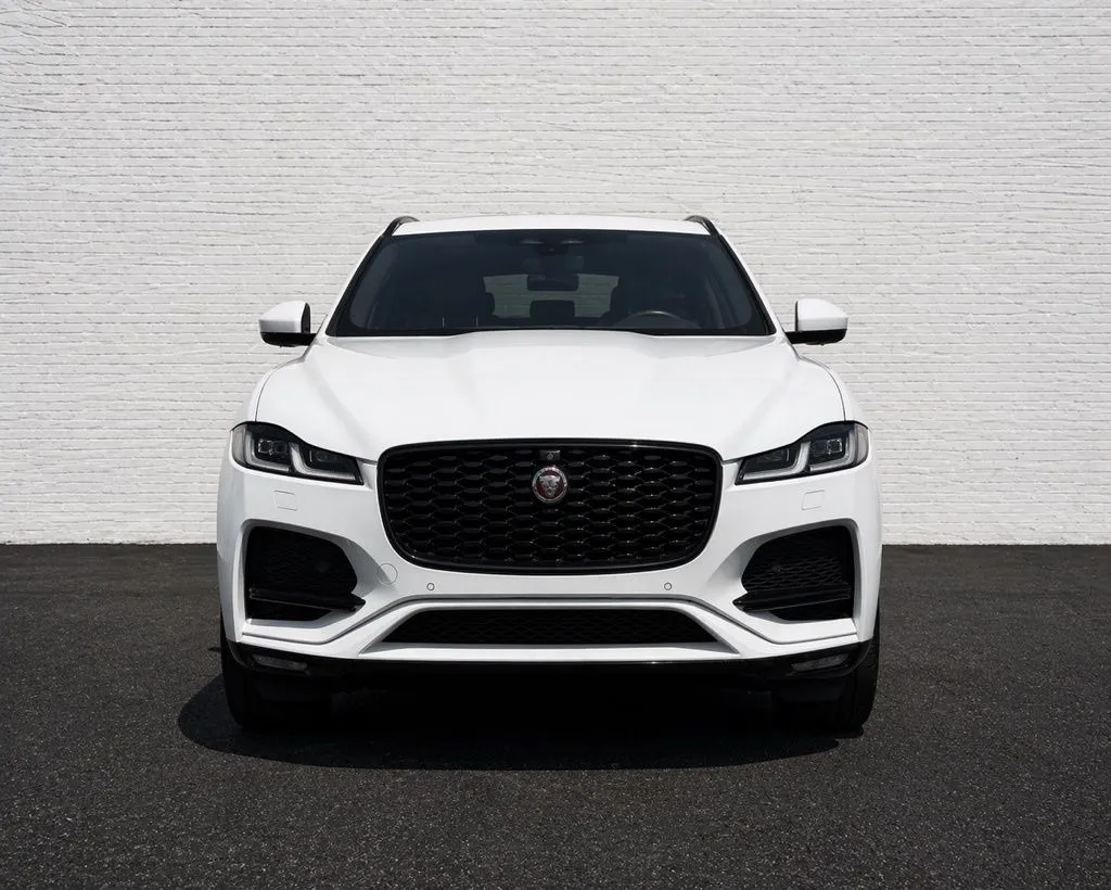 Jaguar F-PACE photo 2