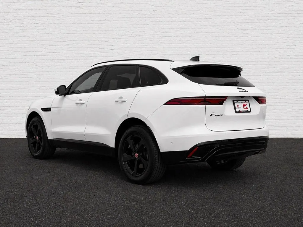 Jaguar F-PACE photo 8