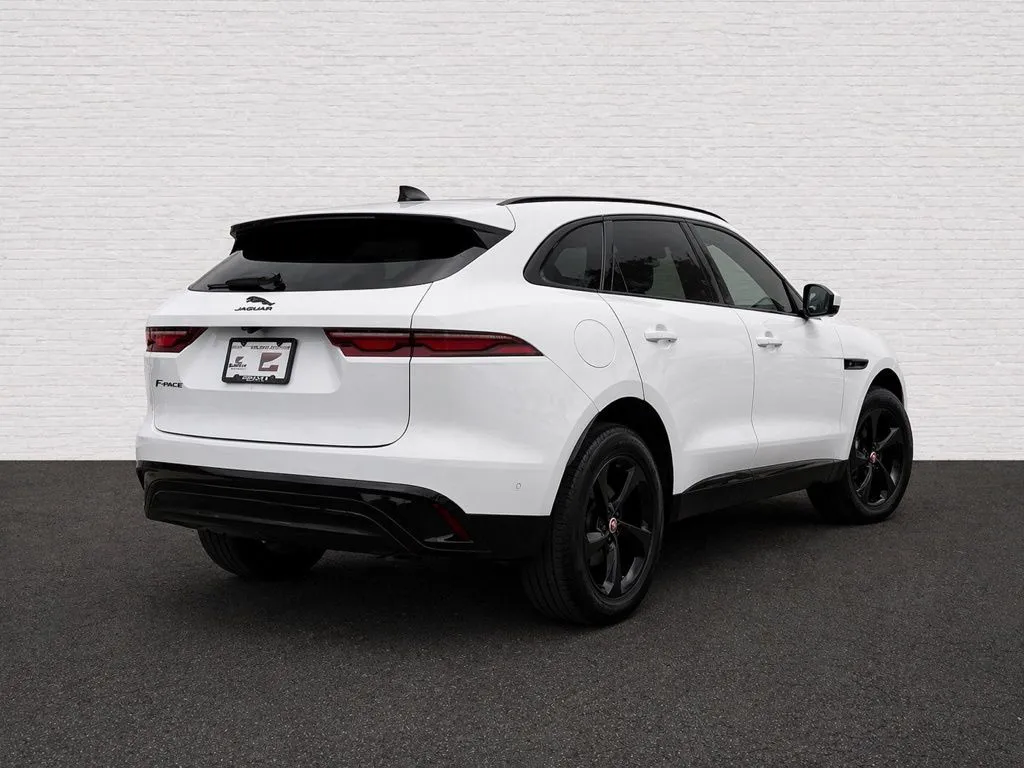 Jaguar F-PACE photo 4
