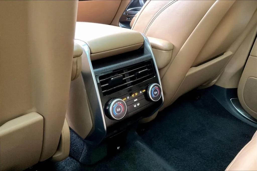 Land Rover Range Rover photo 10