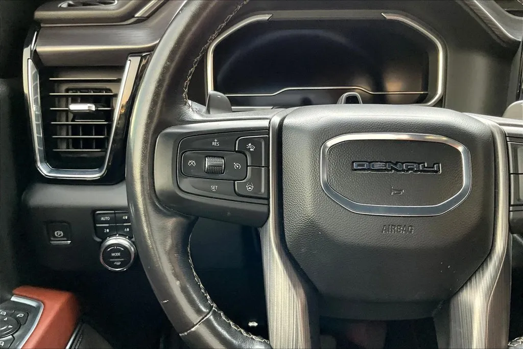 GMC Sierra photo 11