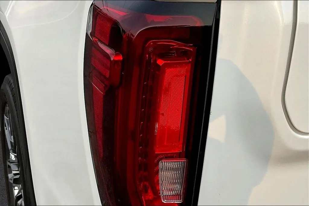 GMC Sierra 1500 photo 22