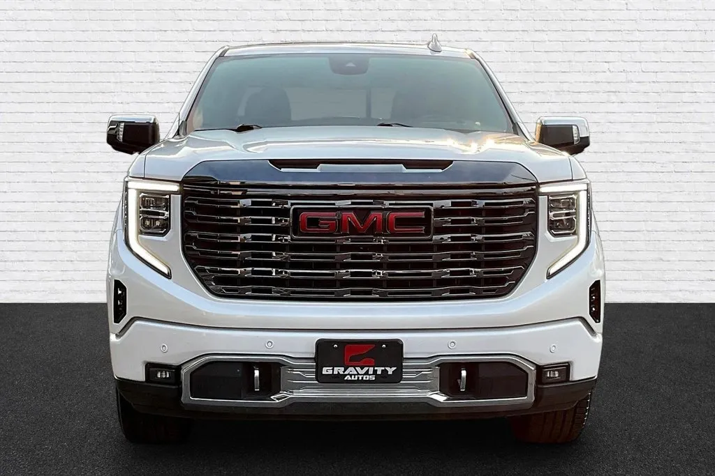 GMC Sierra photo 2