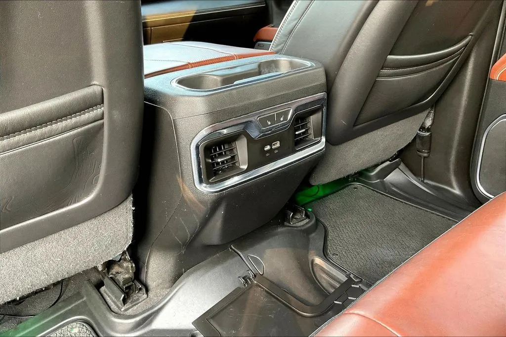 GMC Sierra 1500 photo 10