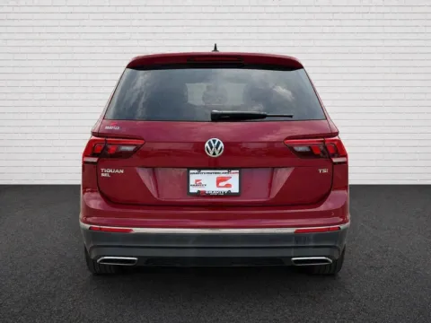 More photos of 2018 Volkswagen Tiguan 2.0T SEL at Gravity Motor Cars, GA