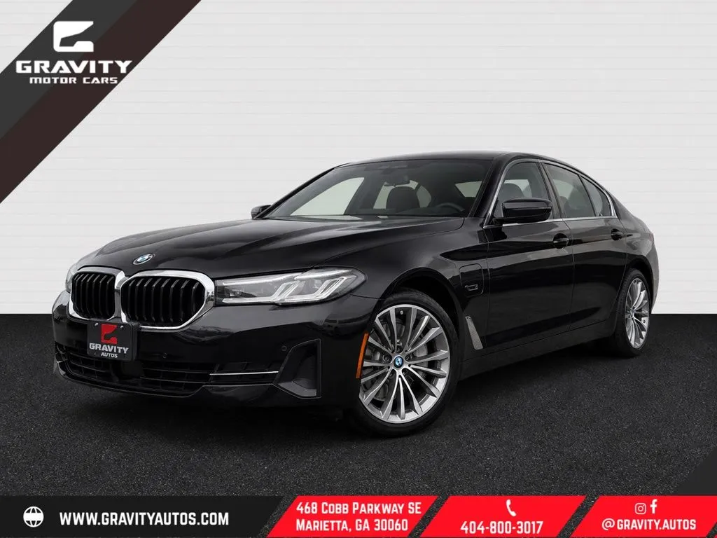2022 BMW 5 Series 530e iPerformance Sedan's photo