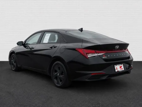More photos of 2022 Hyundai Elantra SEL at Gravity Motor Cars, GA