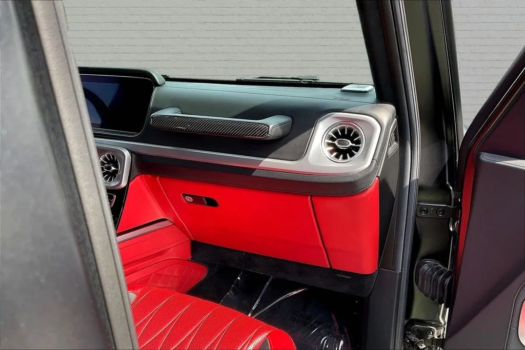 Mercedes-Benz G-Class photo 26