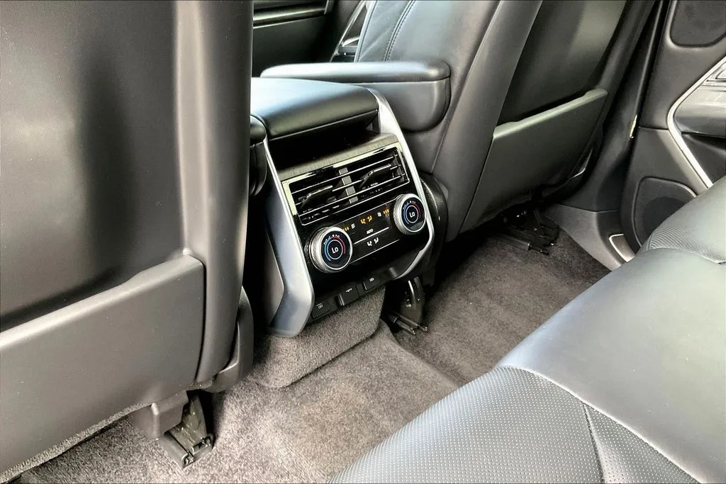 Land Rover Range Rover photo 10