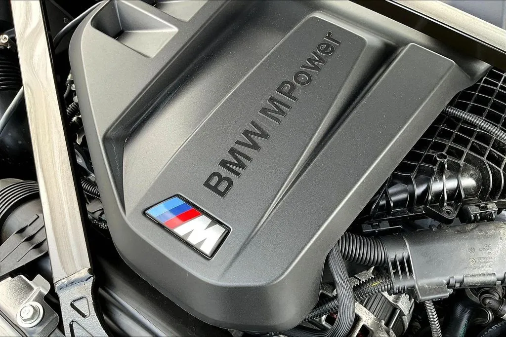 BMW M4 photo 30