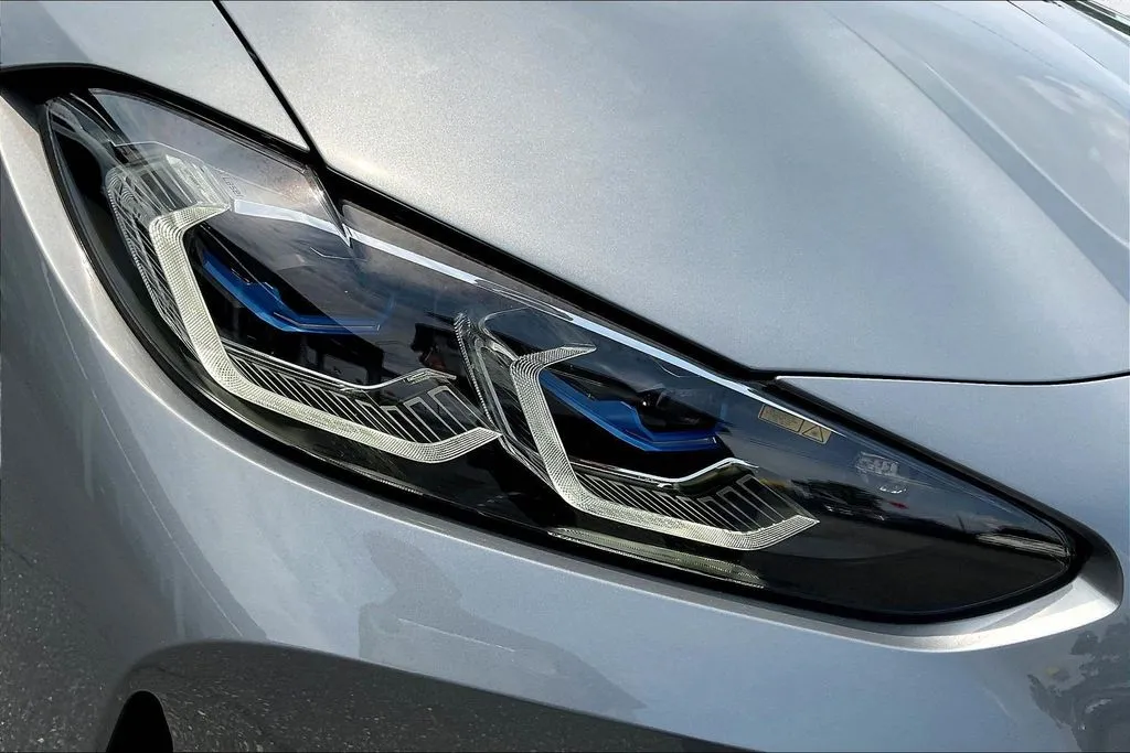 BMW M4 photo 31