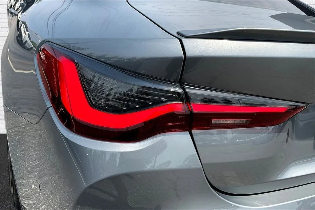 BMW M4 photo 23