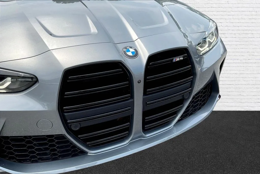 BMW M4 photo 32