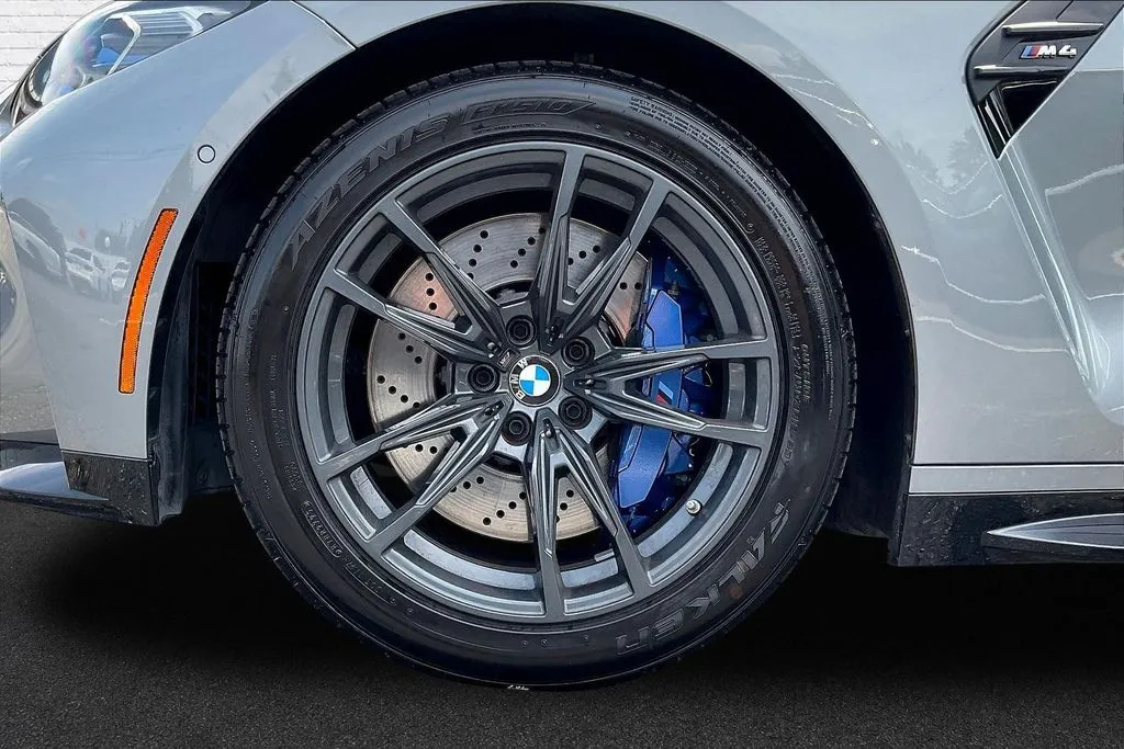 BMW M4 photo 33