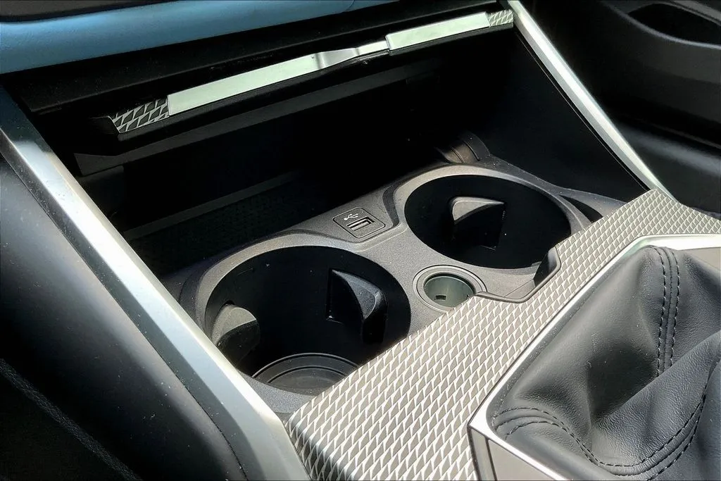 BMW M4 photo 16