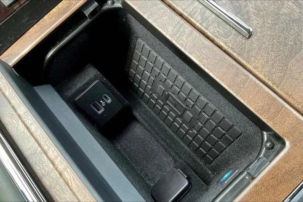 Lincoln Navigator photo 15