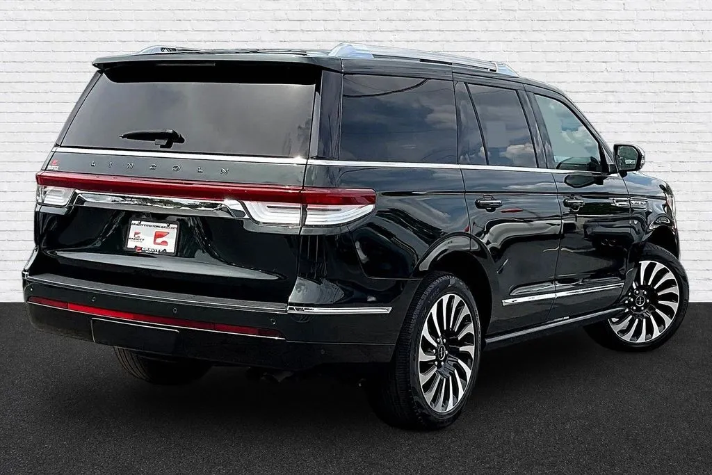 Lincoln Navigator photo 6