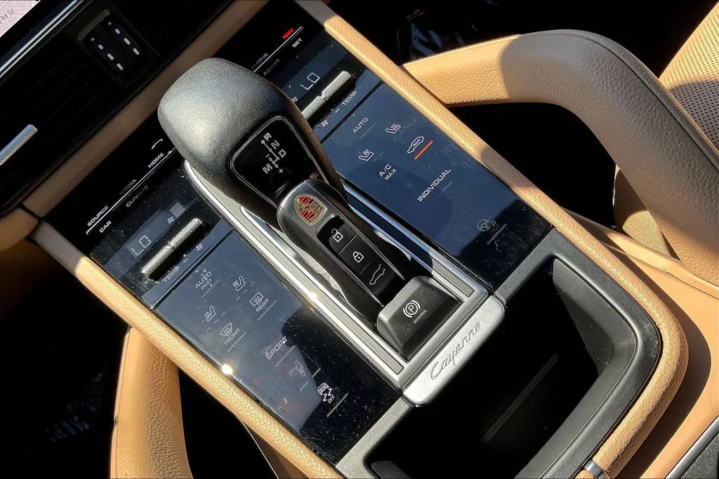 Porsche Cayenne photo 33