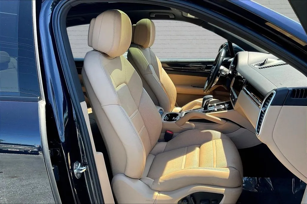 Porsche Cayenne photo 29