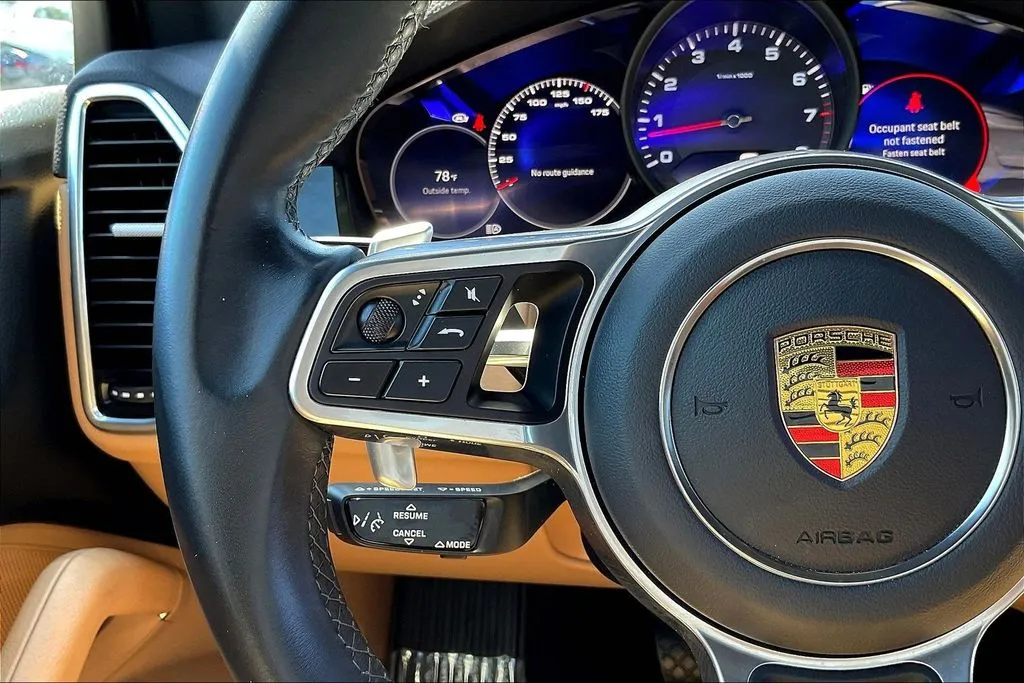 Porsche Cayenne photo 11