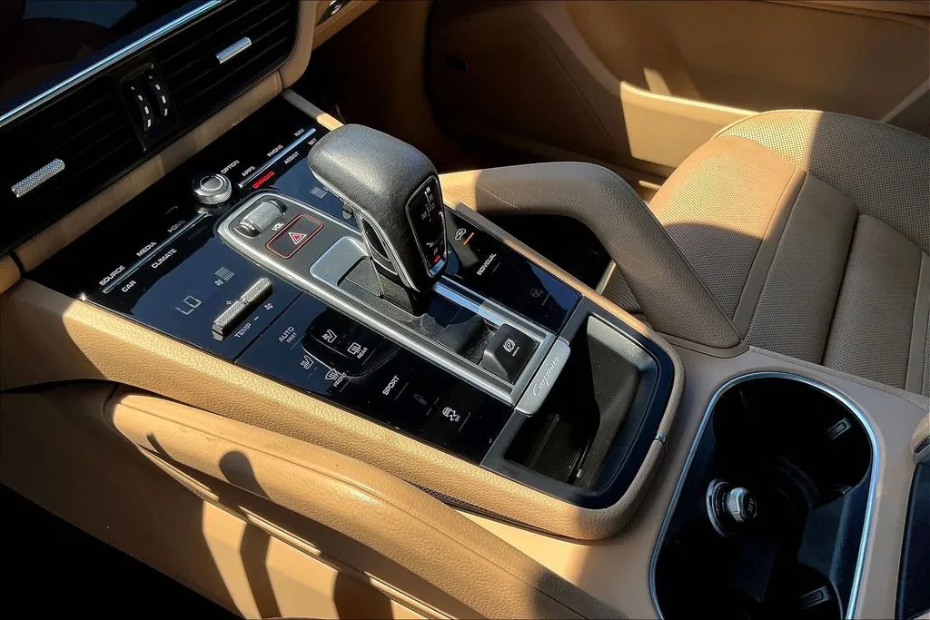 Porsche Cayenne photo 18