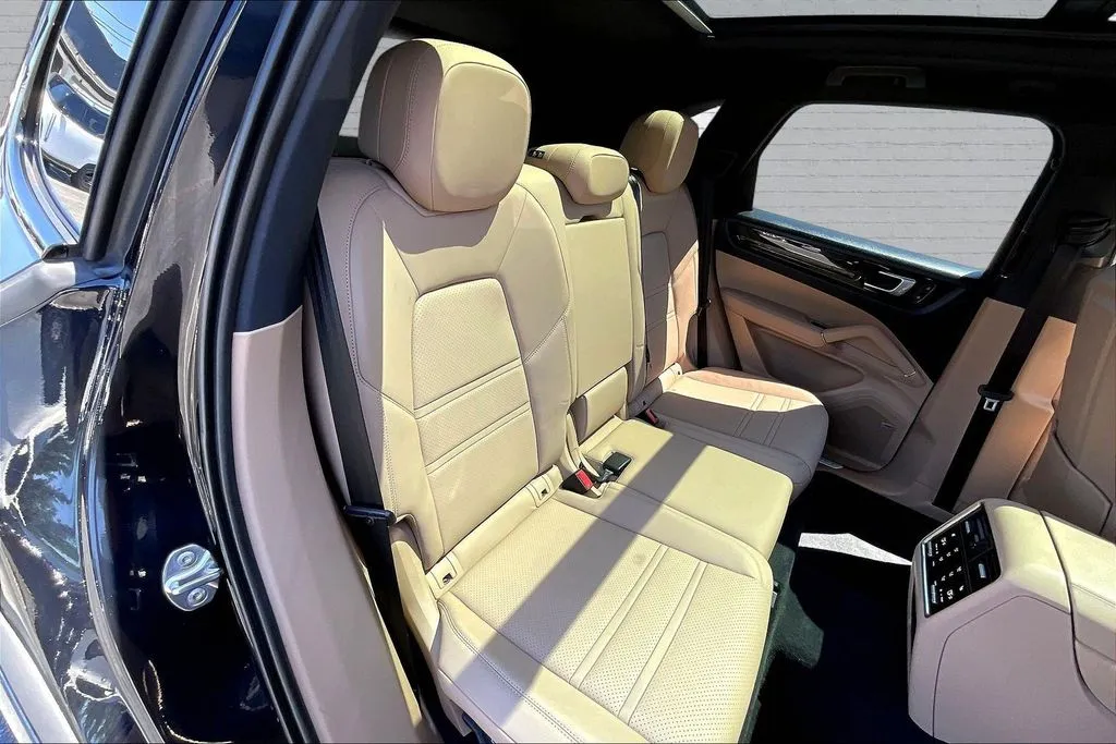 Porsche Cayenne photo 25
