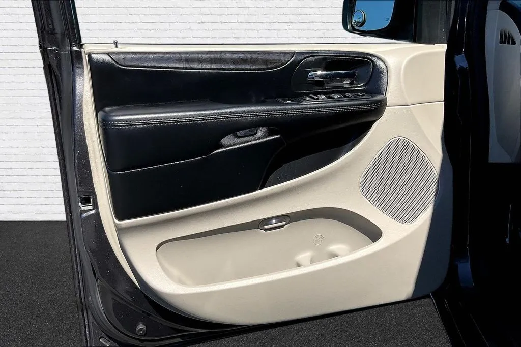 Dodge Grand Caravan photo 17