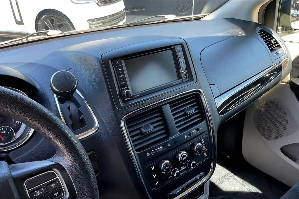 Dodge Grand Caravan photo 16