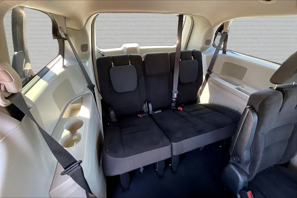 Dodge Grand Caravan photo 23