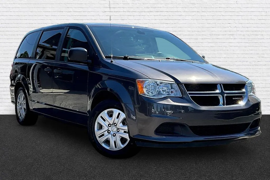 Dodge Grand Caravan photo 3