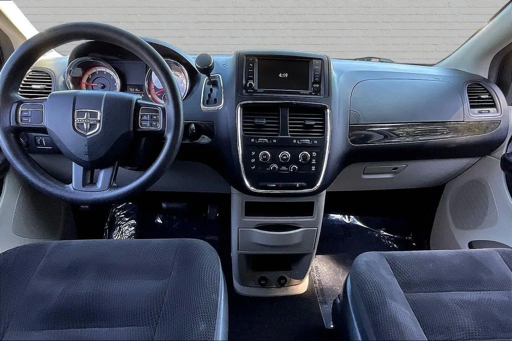 Dodge Grand Caravan photo 7