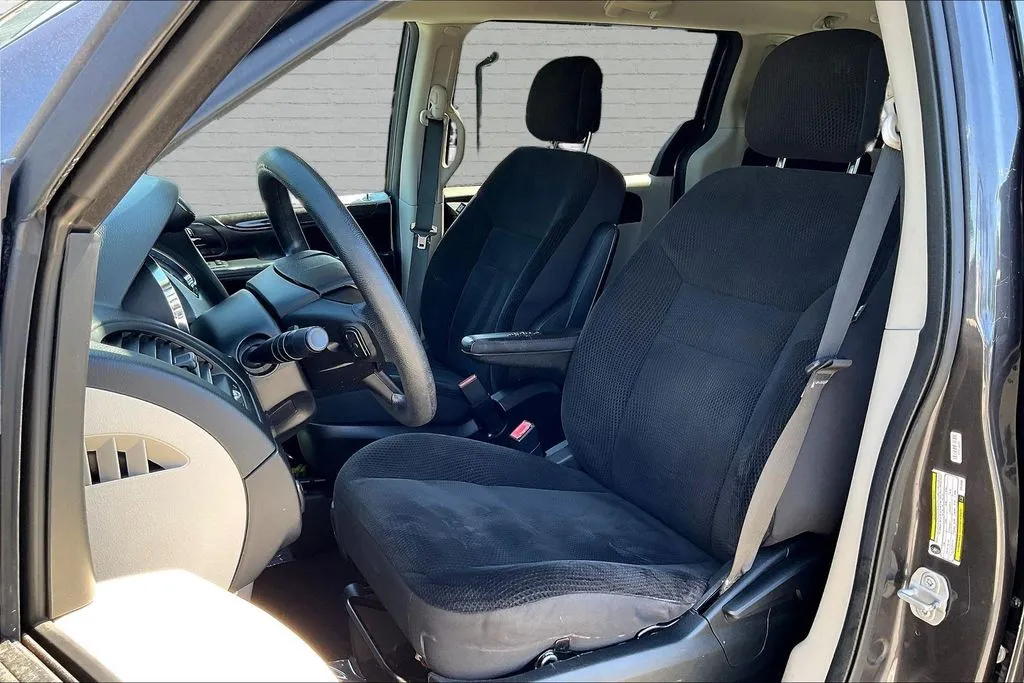 Dodge Grand Caravan photo 18