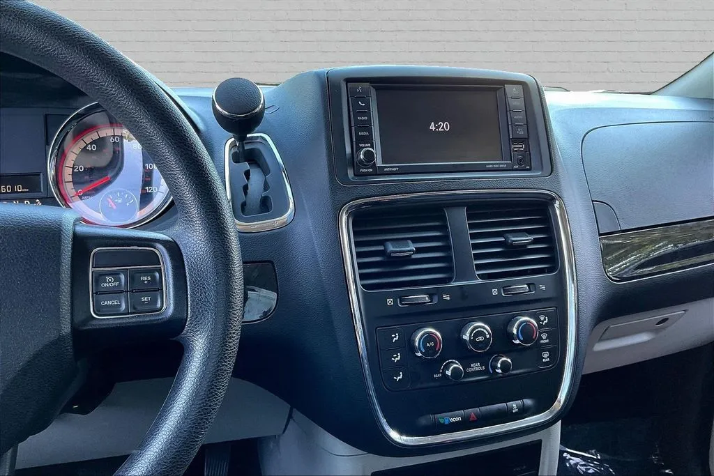 Dodge Grand Caravan photo 9