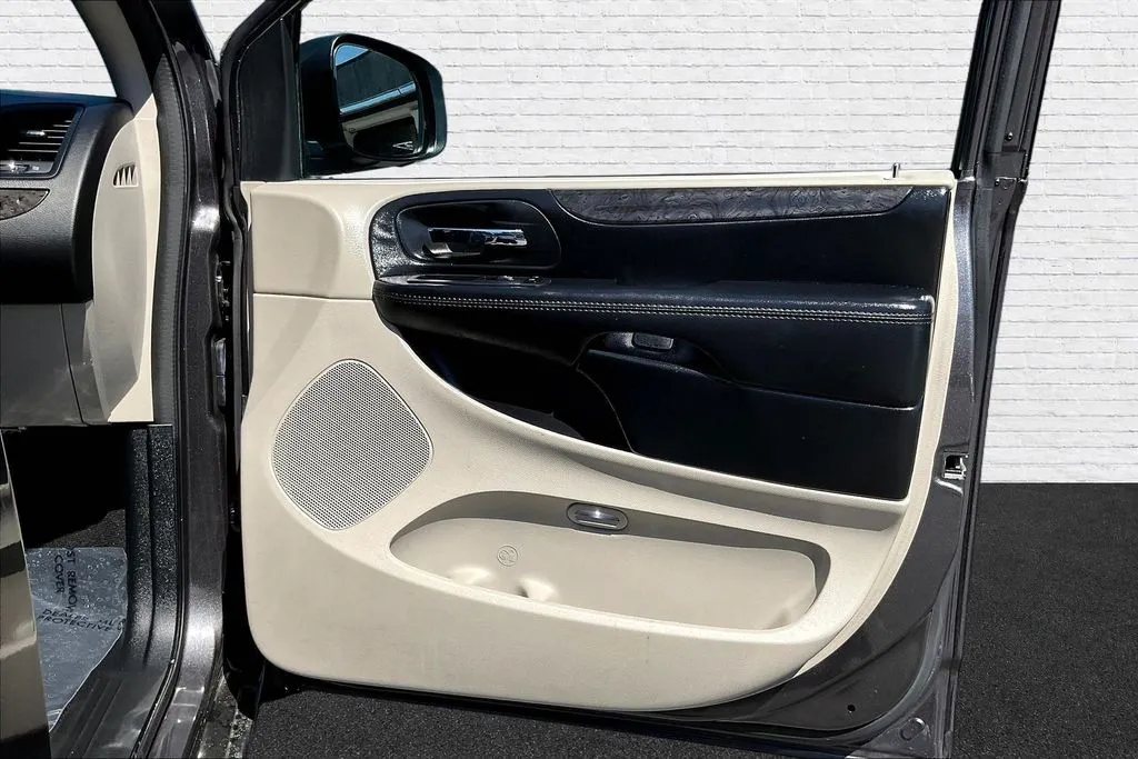 Dodge Grand Caravan photo 25