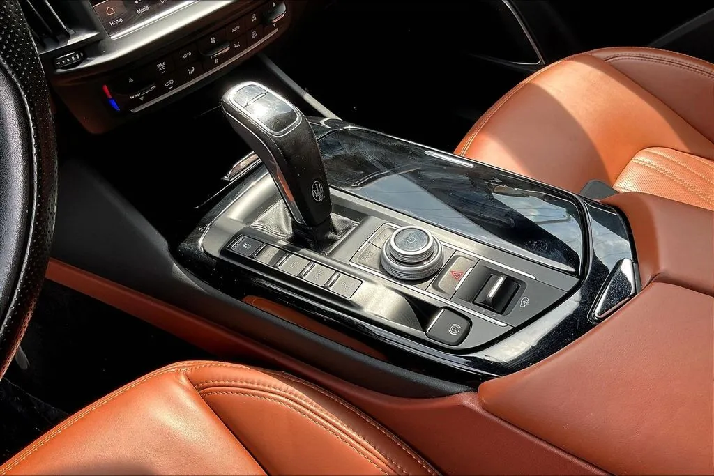 Maserati Levante photo 16