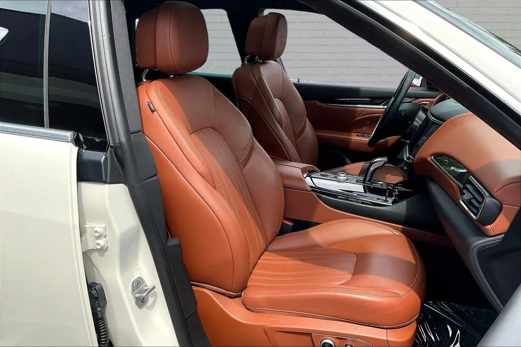 Maserati Levante photo 27