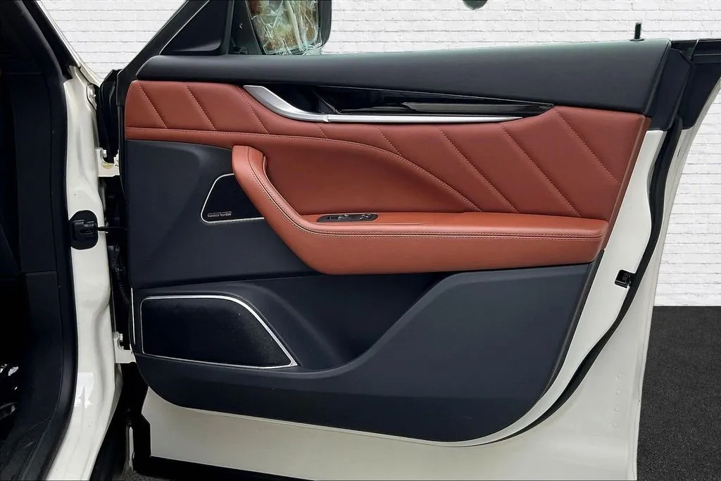 Maserati Levante photo 26