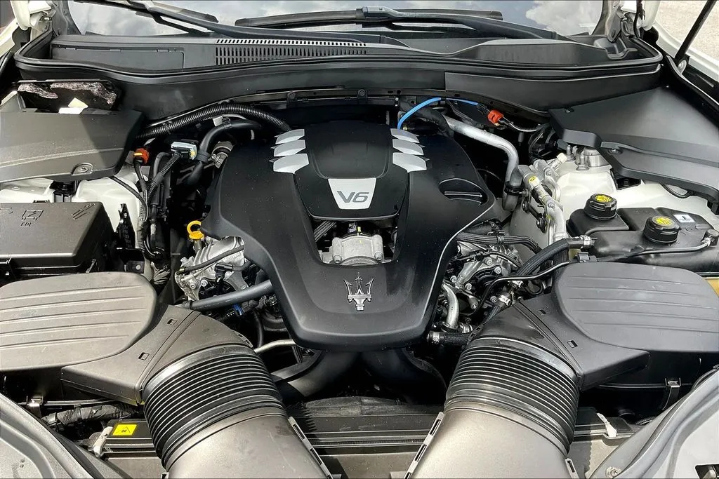Maserati Levante photo 28