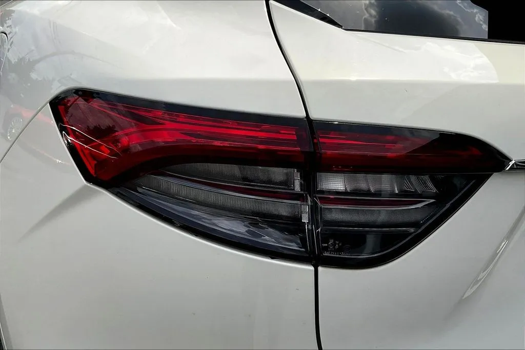Maserati Levante photo 21