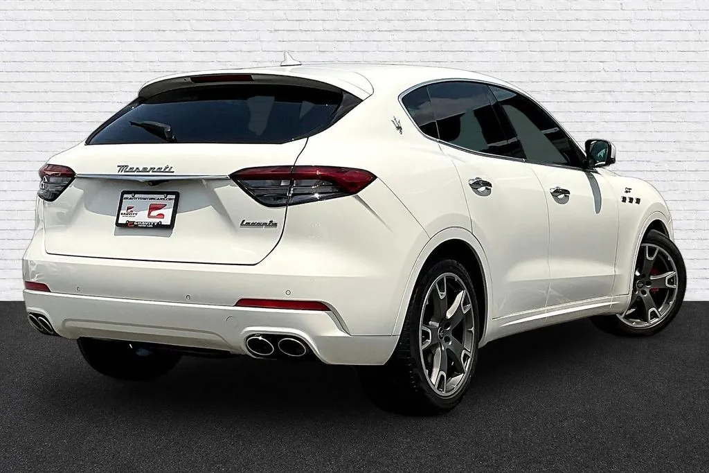 Maserati Levante photo 6