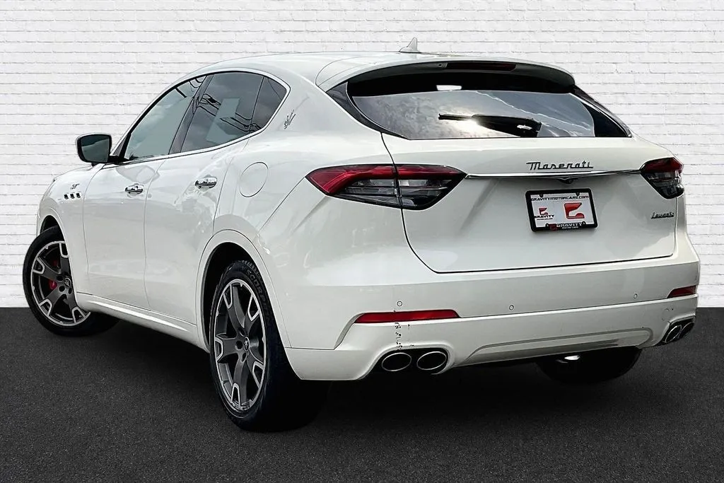 Maserati Levante photo 4