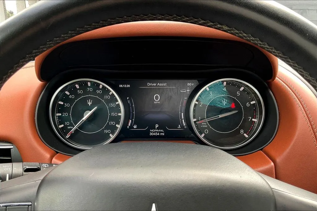 Maserati Levante photo 13