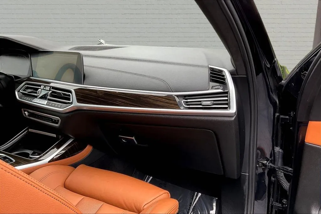 BMW X7 photo 25