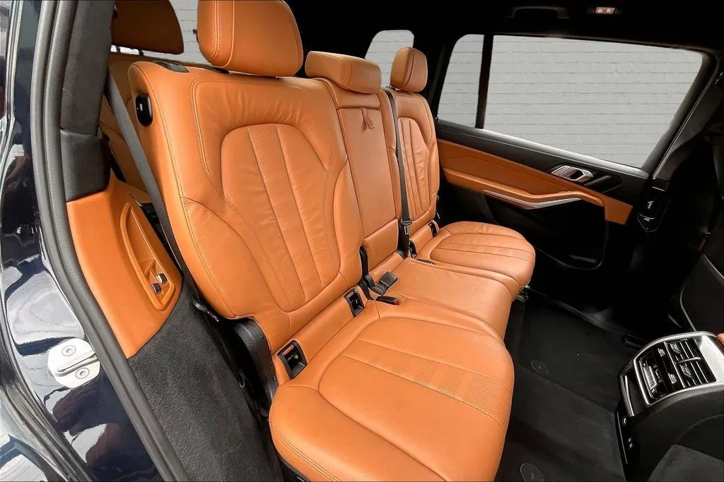BMW X7 photo 24