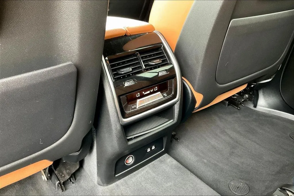 BMW X7 photo 10